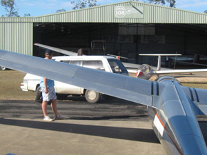 26Jul09 564 Mvt at the station.JPG (36323 bytes)