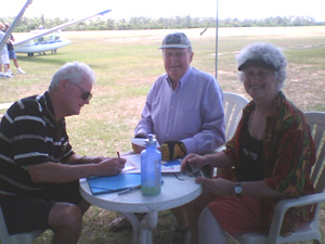 Sharmans with McCarthy 08Mar09.JPG (37601 bytes)