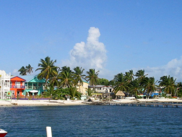 That's what you call an angry Cumulus (giving the upward middle finger gesture!). Spotted over The Netherlands. � Laurette Saris